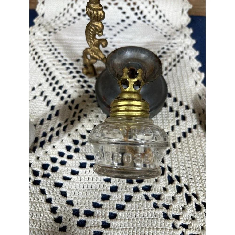 ANTIQUE VAPO-CRESOLENE VAPORIZER KEROSENE OIL LAMP W/BOX